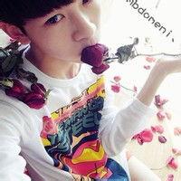 带花的男生头像图片欧美_WWW.WHOISQQ.COM