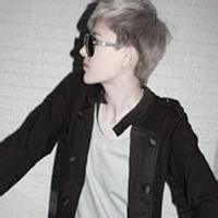 复古圆眼镜男生头像图片_WWW.WHOISQQ.COM