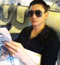 qq头像图片戴墨镜成熟男生_WWW.WHOISQQ.COM