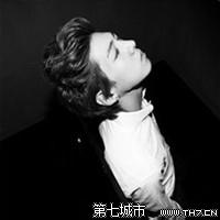 qq男生黑灰头像图片_WWW.WHOISQQ.COM