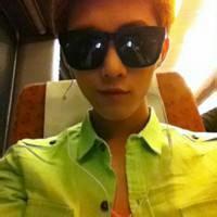 qq头像图片墨镜男生全图_WWW.WHOISQQ.COM