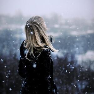 男生下雪头像图片_WWW.WHOISQQ.COM