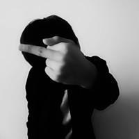 qq手势标志男生头像图片_WWW.WHOISQQ.COM