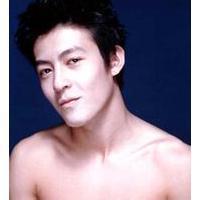 男生霸气潇洒头像图片_WWW.WHOISQQ.COM