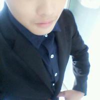 欧美男生领结头像图片_WWW.WHOISQQ.COM