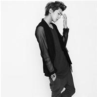 男生站立qq头像图片_WWW.WHOISQQ.COM