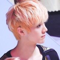 时尚男生微信头像图片_WWW.WHOISQQ.COM
