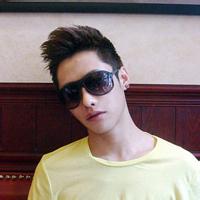 时尚男生微信头像图片_WWW.WHOISQQ.COM