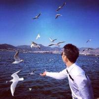 蓝天白云qq头像图片男生_WWW.WHOISQQ.COM