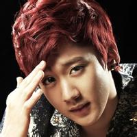 娃娃脸的男生头像图片_WWW.WHOISQQ.COM