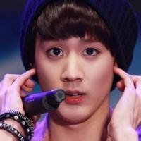 娃娃脸的男生头像图片_WWW.WHOISQQ.COM