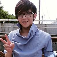 娃娃脸的男生头像图片_WWW.WHOISQQ.COM