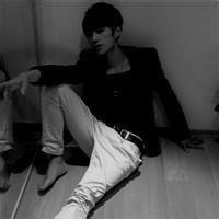qq2014男生黑白头像图片_WWW.WHOISQQ.COM