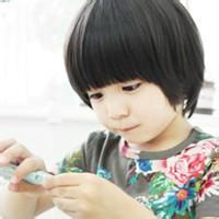 拿朵花男生头像图片_WWW.WHOISQQ.COM