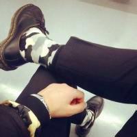 发亮的鞋子男生头像图片_WWW.WHOISQQ.COM