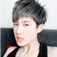 发亮的鞋子男生头像图片_WWW.WHOISQQ.COM