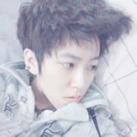 看书的男生头像图片_WWW.WHOISQQ.COM
