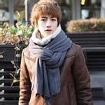 戴帽子男生素描头像图片_WWW.WHOISQQ.COM