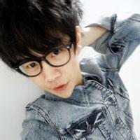 男生牛仔衫欧美头像图片_WWW.WHOISQQ.COM