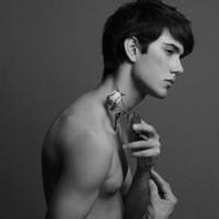 好看一点的头像图片男生_WWW.WHOISQQ.COM