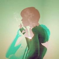 男生漏半脸头像图片_WWW.WHOISQQ.COM