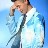 闪闪亮的男生头像图片_WWW.WHOISQQ.COM