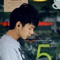 靠墙男生qq头像图片_WWW.WHOISQQ.COM