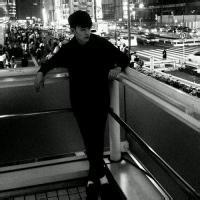 闪闪亮的男生头像图片_WWW.WHOISQQ.COM