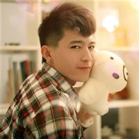 qq头像图片男生帅气格仔衫_WWW.WHOISQQ.COM