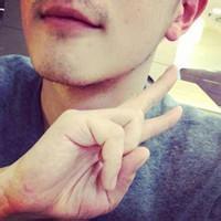 qq男生遮半脸头像图片_WWW.WHOISQQ.COM