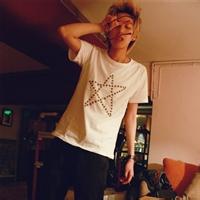 剑速qq男生头像图片_WWW.WHOISQQ.COM