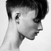 男生穿背心qq头像图片_WWW.WHOISQQ.COM