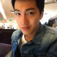 男生下半张脸头像图片_WWW.WHOISQQ.COM