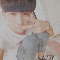 做v手势的男生qq头像图片_WWW.WHOISQQ.COM
