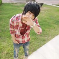 男生头像图片背景是绿色的_WWW.WHOISQQ.COM