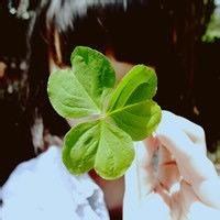 男生头像图片背景是绿色的_WWW.WHOISQQ.COM