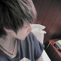 qq男生不露面头像图片_WWW.WHOISQQ.COM