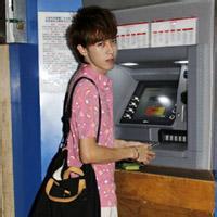 qq头像图片男生钻戒_WWW.WHOISQQ.COM