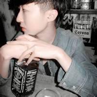 摸小怪兽的男生头像图片_WWW.WHOISQQ.COM