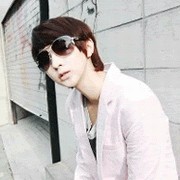 qq撅嘴男生头像图片_WWW.WHOISQQ.COM