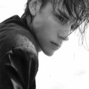 悲伤头像图片男生版_WWW.WHOISQQ.COM
