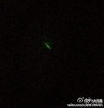 qq社会男生带墨镜头像图片_WWW.WHOISQQ.COM
