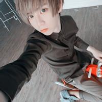 光头欧美男生头像图片_WWW.WHOISQQ.COM