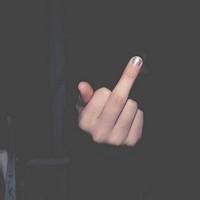 qq男生超拽手势头像图片_WWW.WHOISQQ.COM