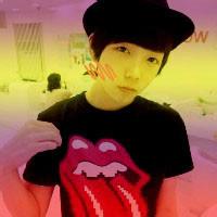 qq头像图片yes手势男生_WWW.WHOISQQ.COM