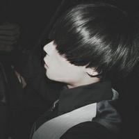 qq头像图片 黑白男生时尚_WWW.WHOISQQ.COM