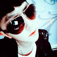 头像图片男生帅气眼镜_WWW.WHOISQQ.COM