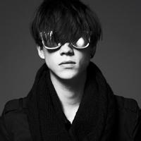男生黑白头像图片吐烟_WWW.WHOISQQ.COM