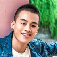 阳光乐观男生头像图片_WWW.WHOISQQ.COM