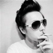 qq头像图片同一个男生_WWW.WHOISQQ.COM
